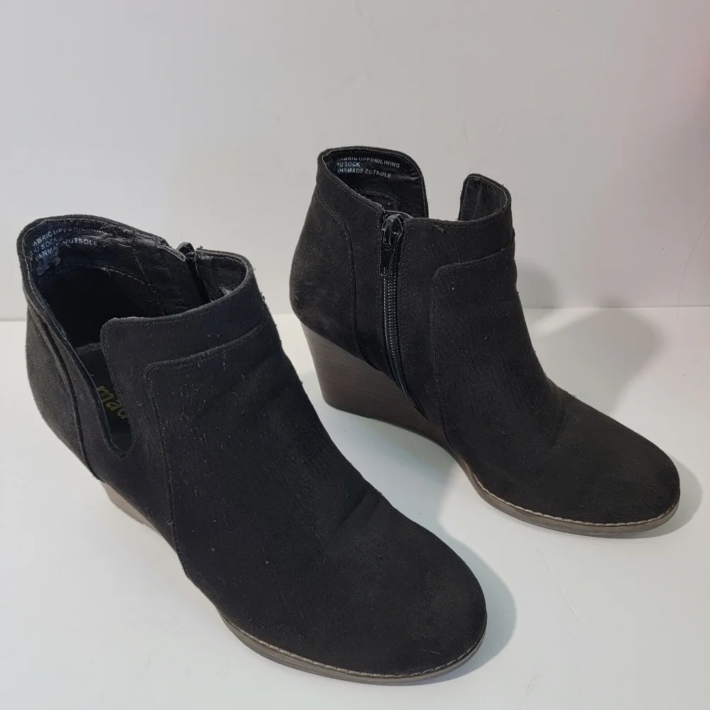 Madden NYC Garren Black Suede Wood Wedge Side Zip Ankle Boots Size 6.5